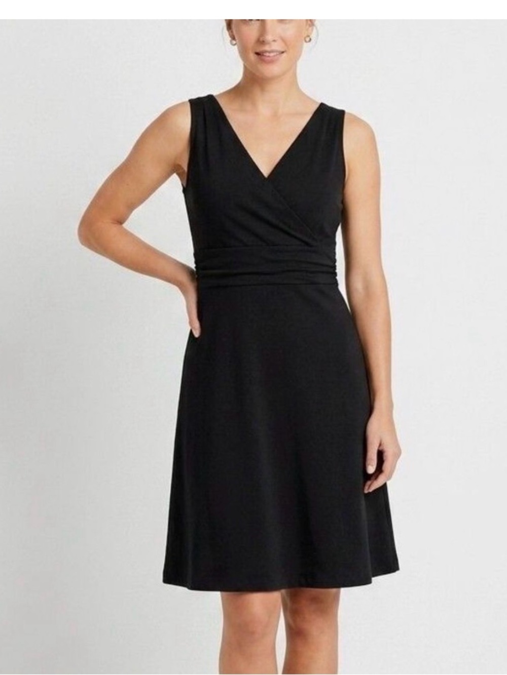 Eddie Bauer women’s 2XL Crossover
Dress black Sleeveless V-
Neck summer vacation